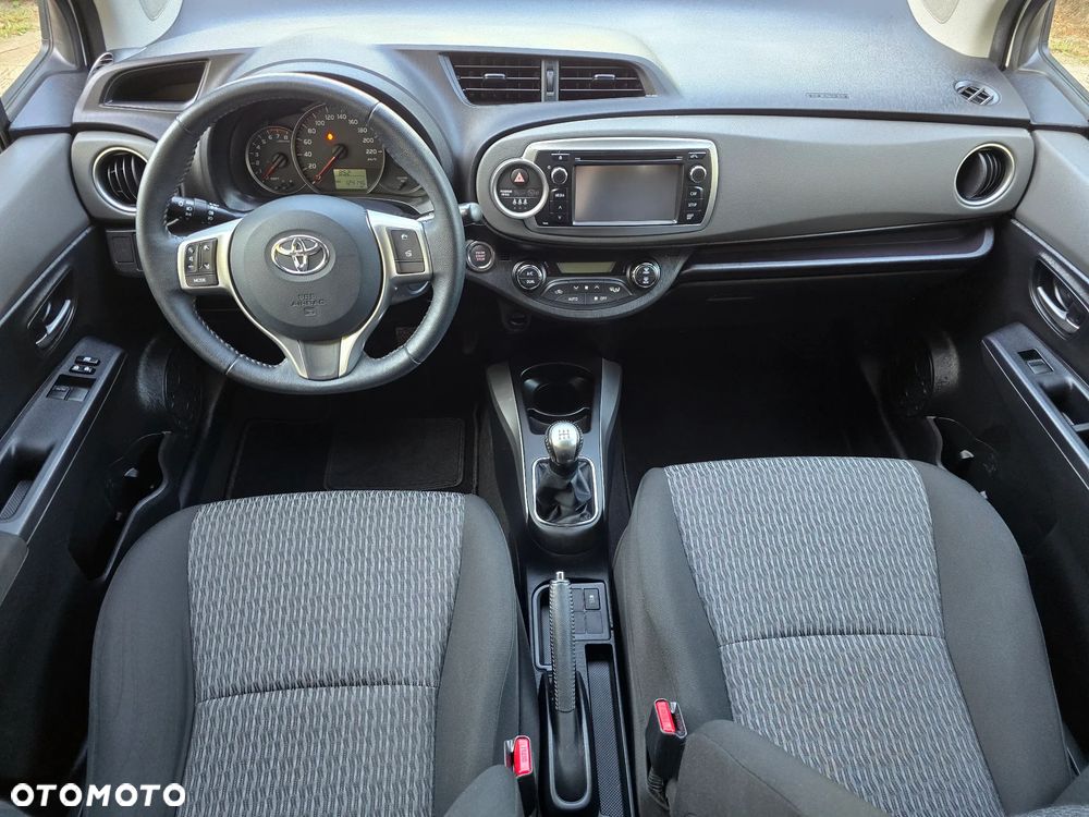 Toyota Yaris 1.0 Premium - 8