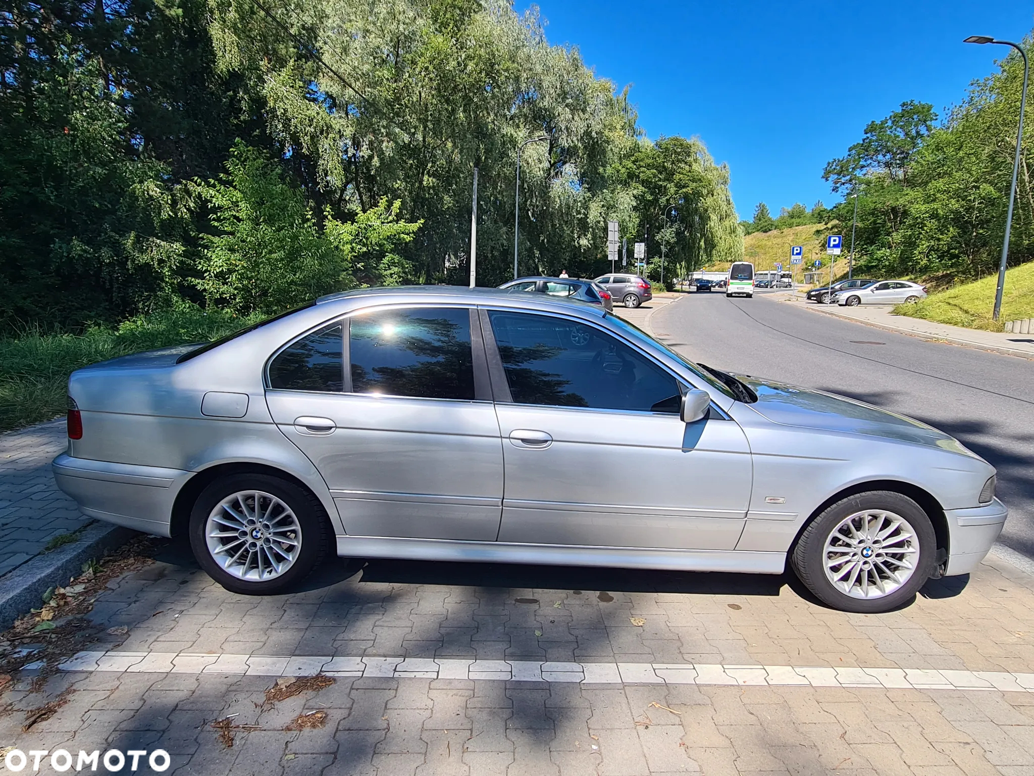 BMW Seria 5 520i - 11