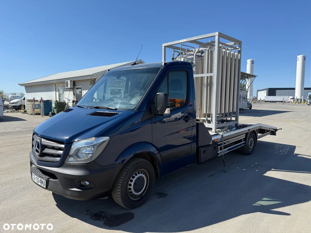 Mercedes-Benz Sprinter - 11
