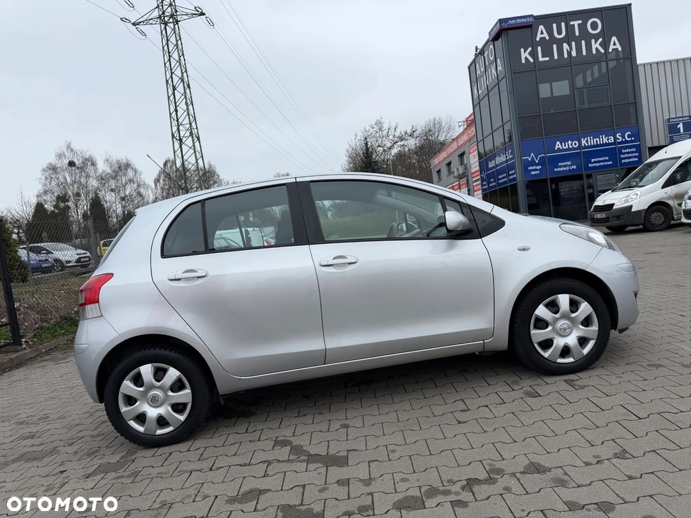 Toyota Yaris 1.33 Active - 4