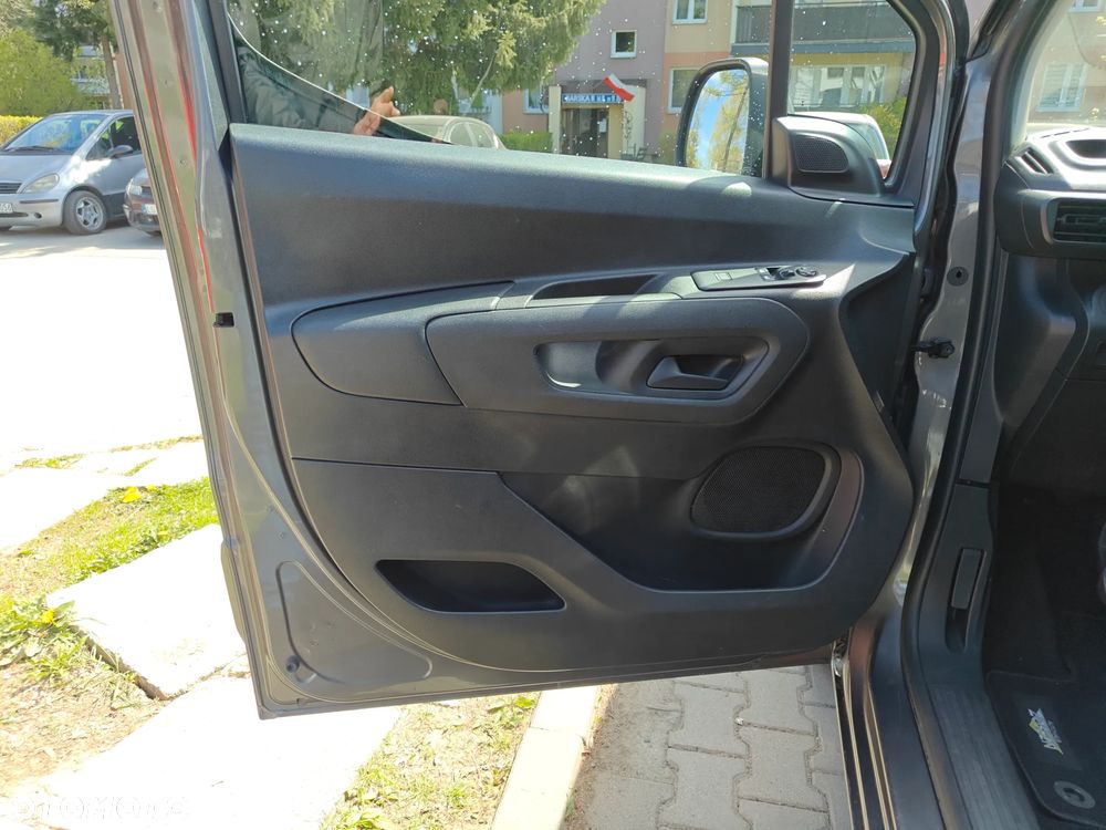 Opel Combo 1.5 CDTI Essentia S&S - 15