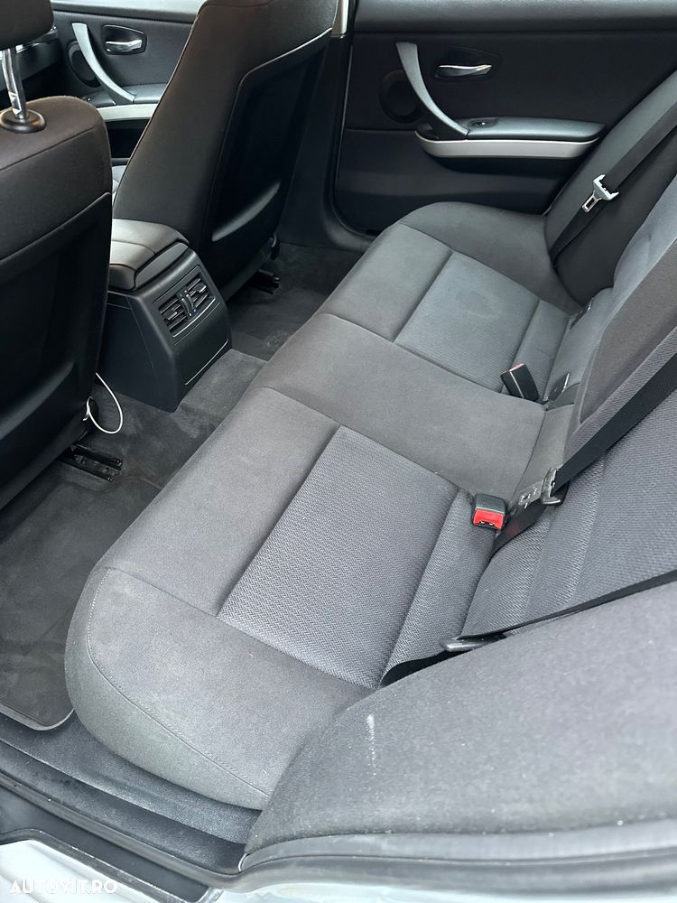 BMW Seria 3 318i Edition Sport - 12