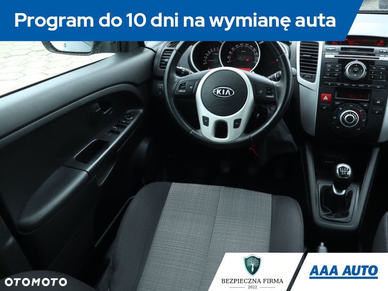 Kia Venga - 9