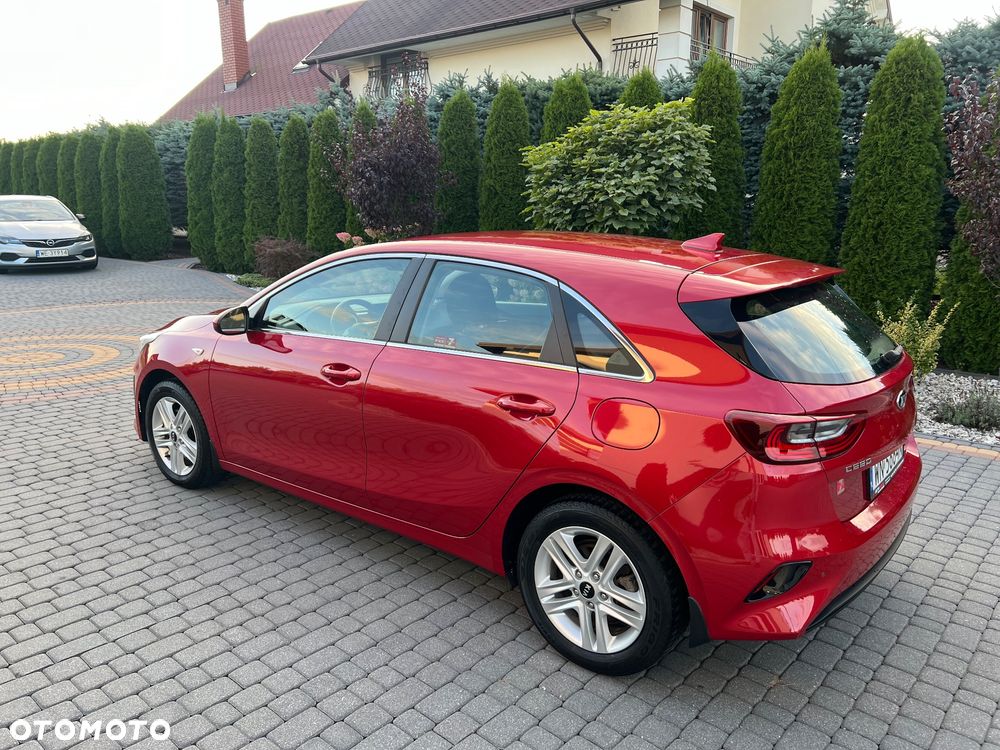 Kia Ceed 1.6 CRDi SCR M - 10