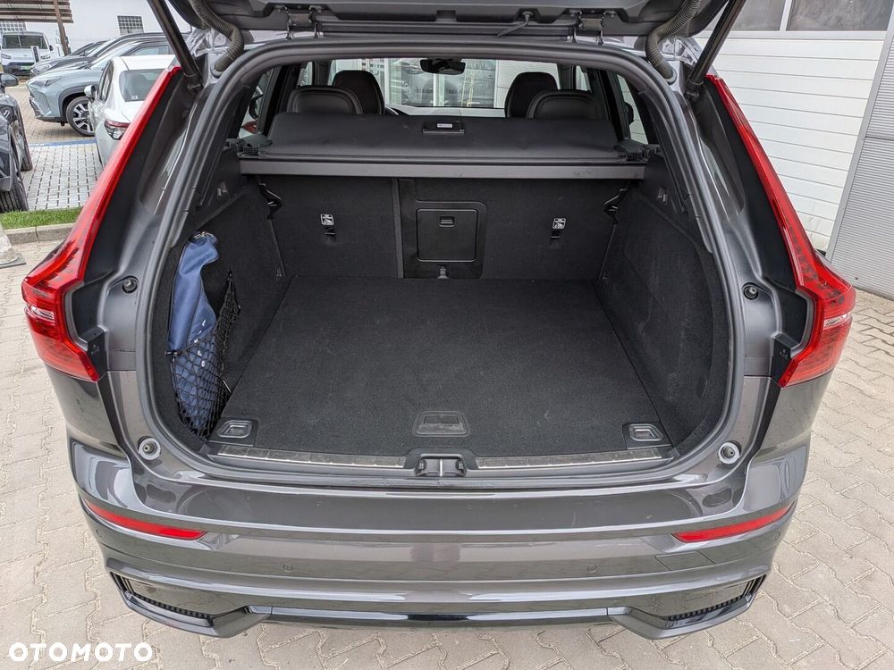 Volvo XC 60 B4 D AWD Ultimate Dark - 26