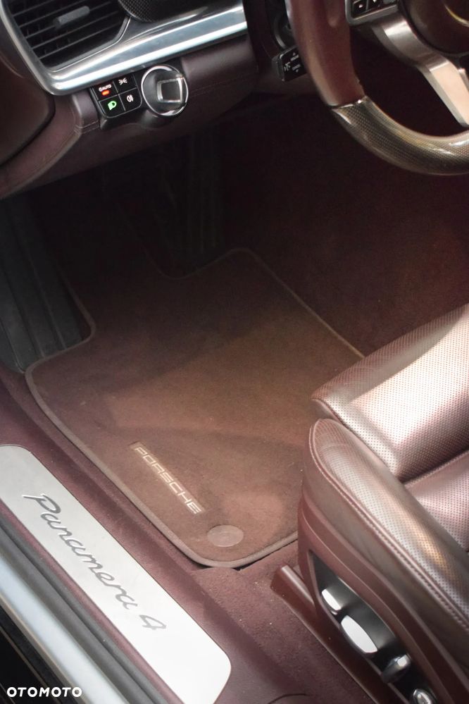 Porsche Panamera - 17