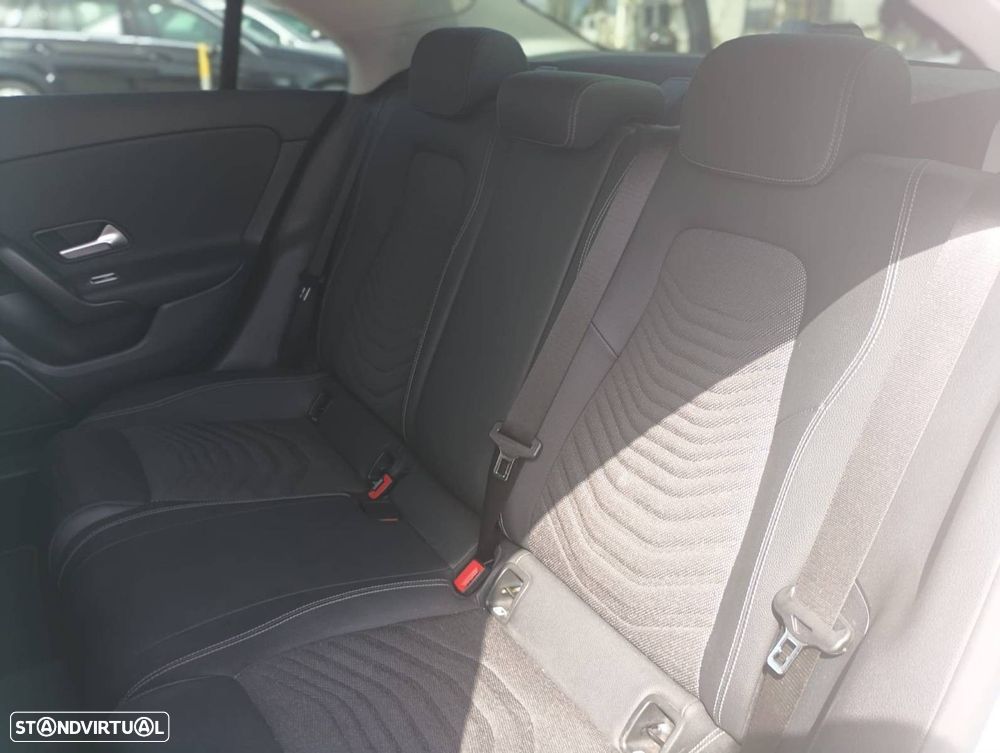 Mercedes-Benz CLA 180 d - 4