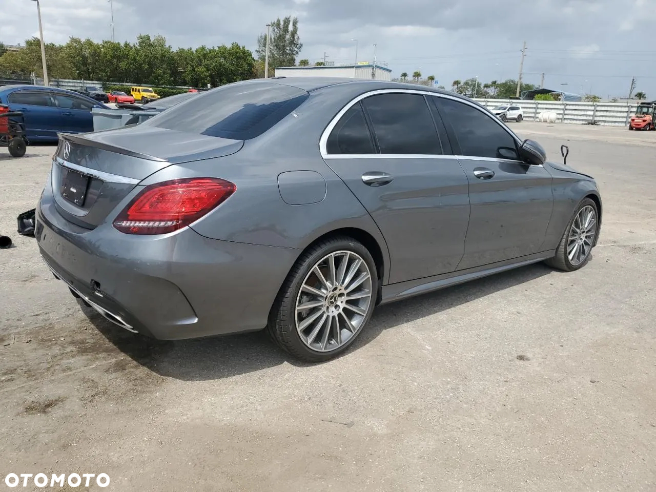 Mercedes-Benz Klasa C 300 9G-TRONIC AMG Line - 3