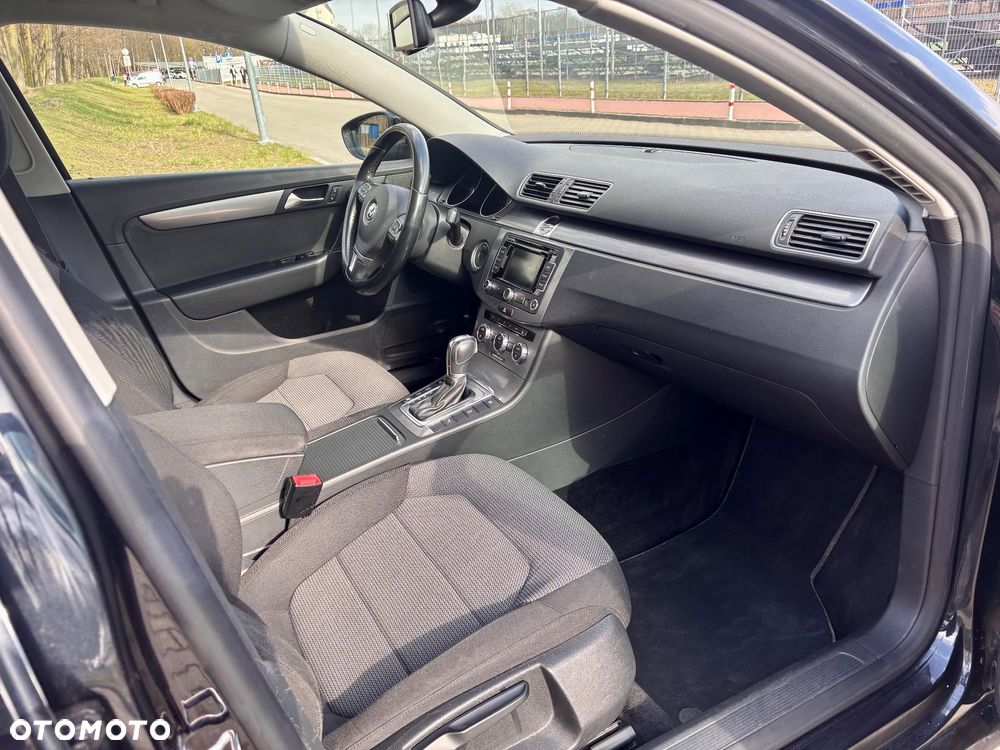 Volkswagen Passat 2.0 TDI Comfortline DSG - 18
