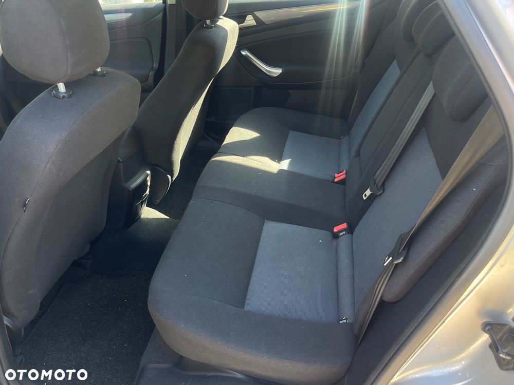 Ford Mondeo 2.0 TDCi Titanium - 17