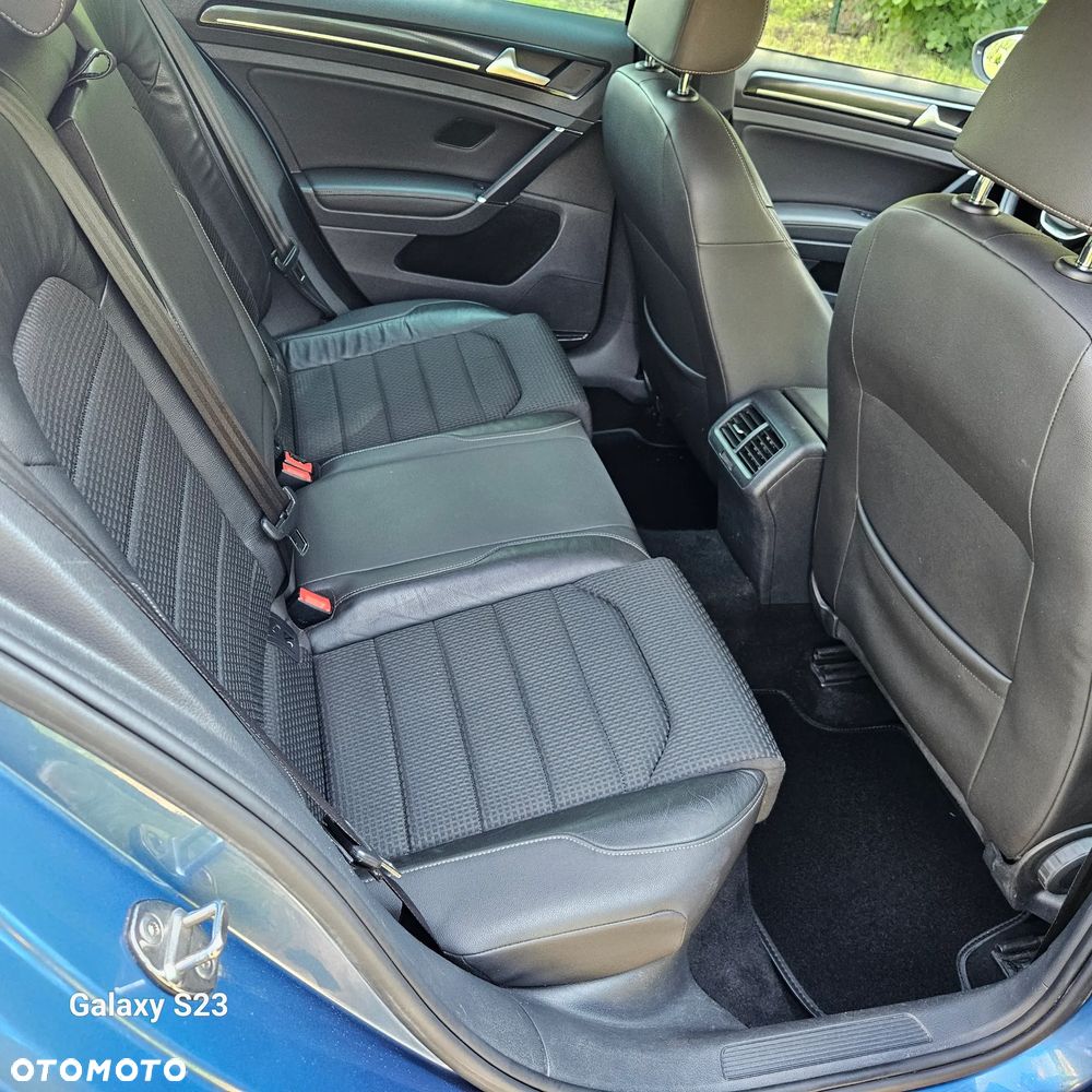 Volkswagen Golf - 22
