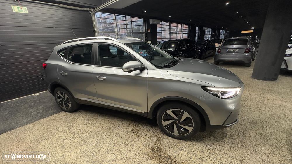MG ZS EV 72.6 kWh Luxury - 6