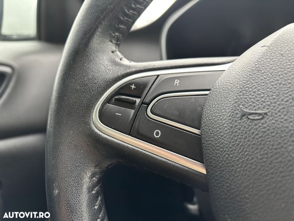 Renault Megane ENERGY dCi 110 EDC INTENS - 23