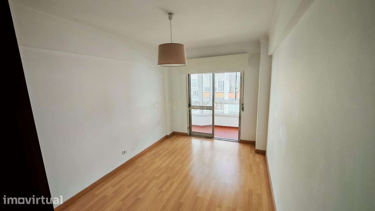 Excelente Apartamento T2 em Queluz pronto a habitar - Grande imagem: 2/22