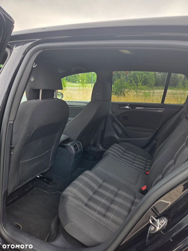 Volkswagen Golf - 8