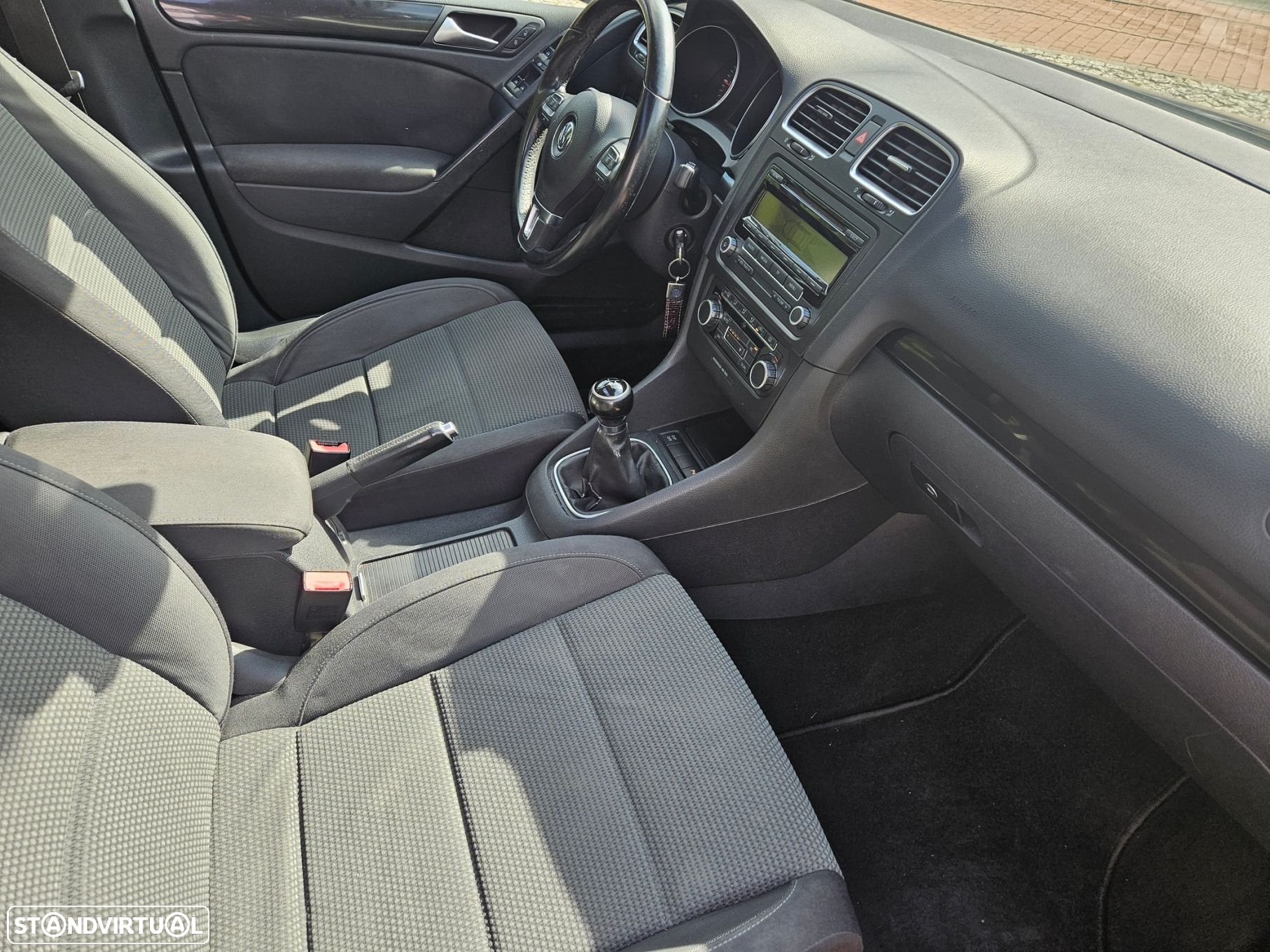 VW Golf 1.6 TDi Confortline - 21