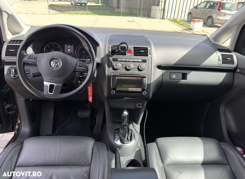 Volkswagen Touran 2.0 TDI DPF DSG Highline - 4