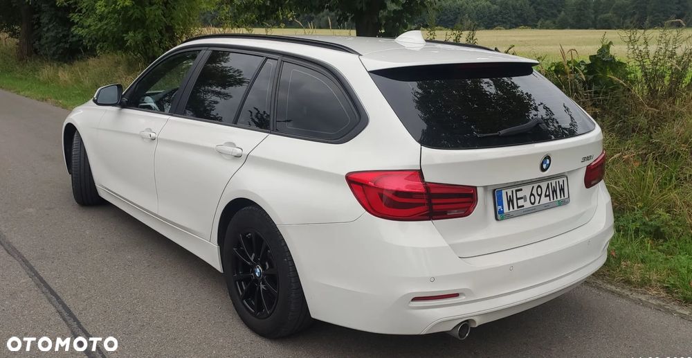 BMW Seria 3 318i - 5