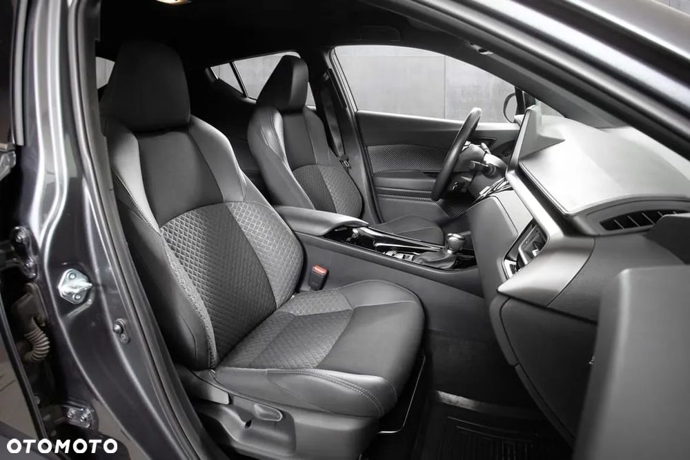 Toyota C-HR Lounge - 9