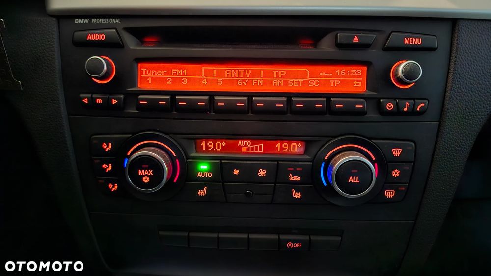 BMW Seria 1 116d - 10