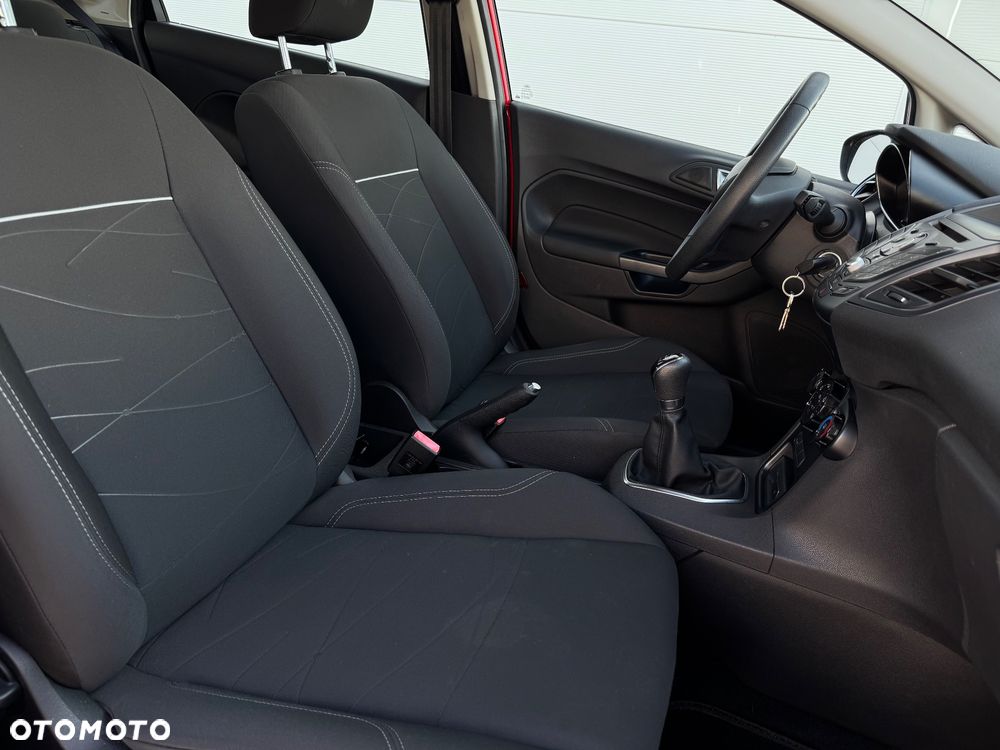 Ford Fiesta - 25