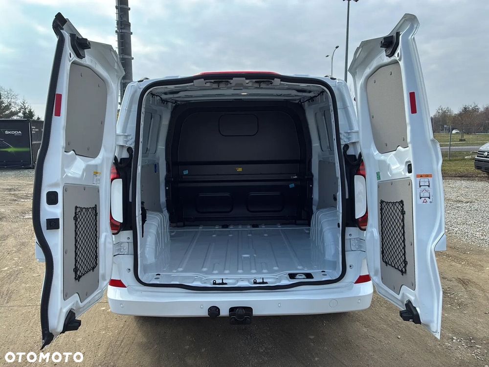 Volkswagen Transporter T7 Furgon Plus Edition/6 osob./AUTOMAT 2,0 l TDI 150 KM r. o. 3500 mm - 11