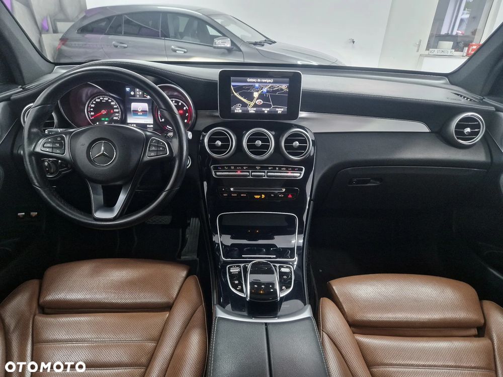 Mercedes-Benz GLC - 12