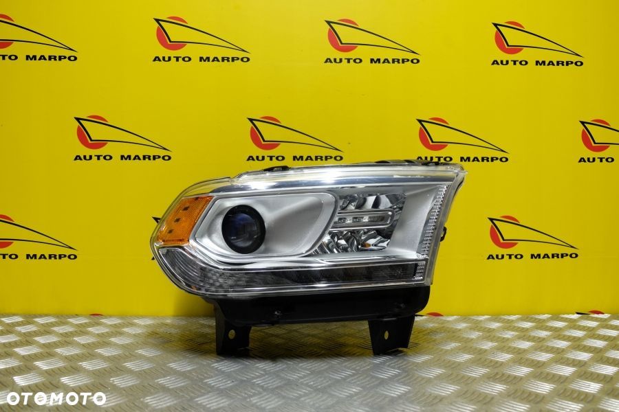 DODGE DURANGO 2014- REFLEKTOR LAMPA ZWYKŁA SOCZEWKOWA Z LED R USA - 2
