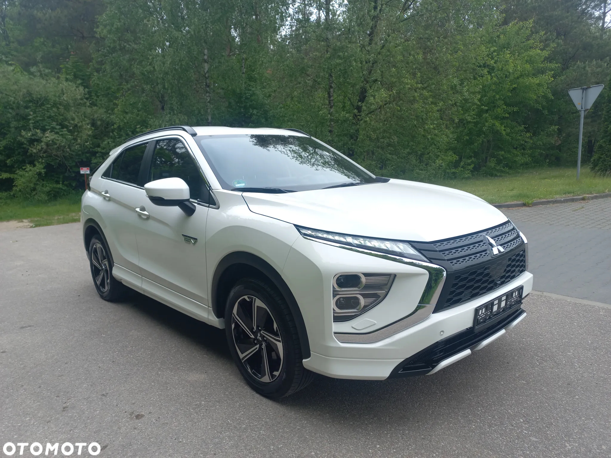 Mitsubishi Eclipse Cross Plug-In Hybrid 4WD Basis - 8
