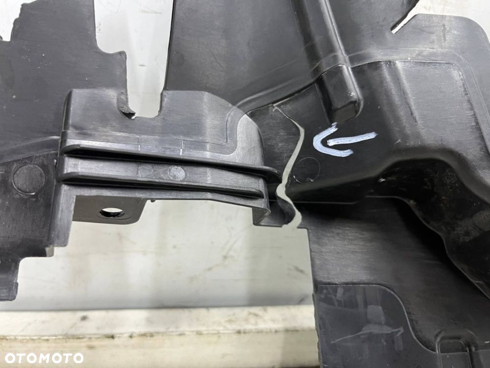 Osłona chłodnicy VW Golf 8 VIII 19r.- prawa kierownica powietrza pasa przedniego 5h0121284a - 2