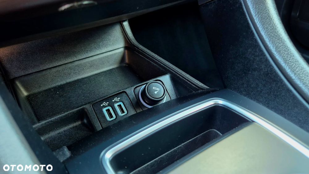 Ford Mondeo 2.0 EcoBlue Titanium - 32