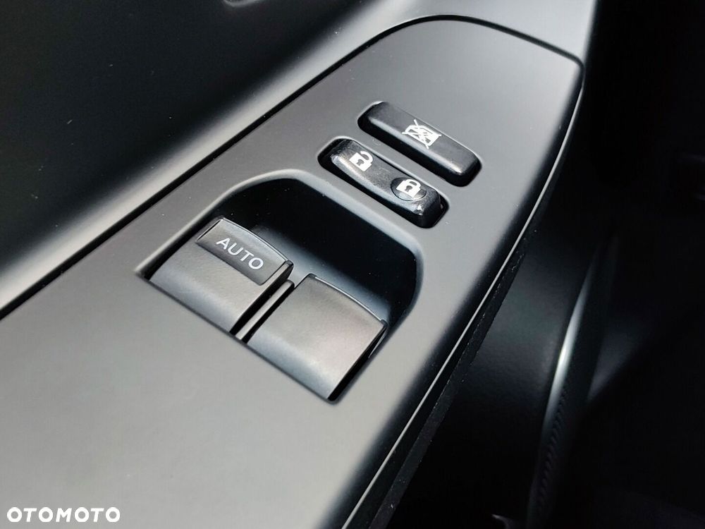 Toyota Yaris Hybrid 100 Premium - 25