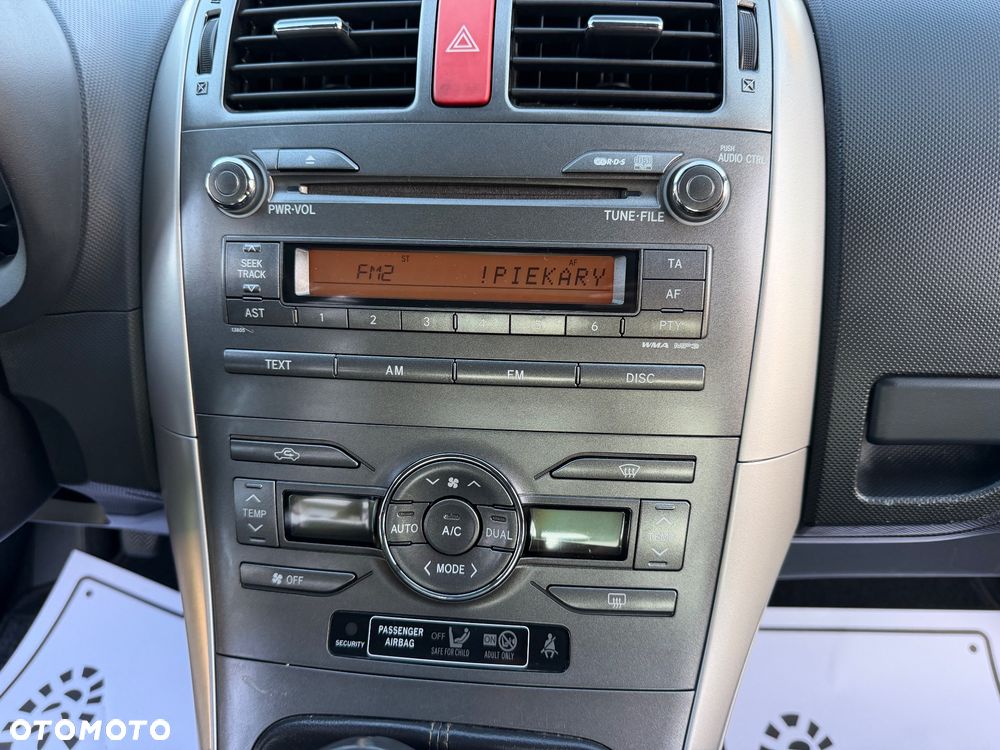 Toyota Auris 1.6 VVT-i Executive - 34