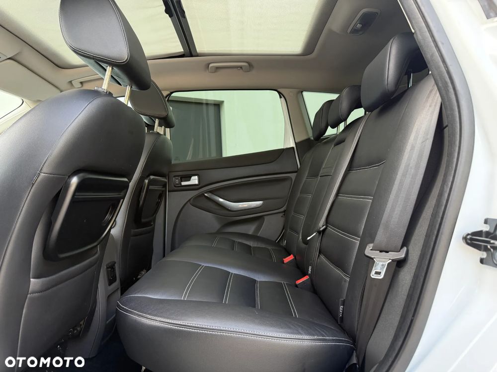 Ford Kuga - 29