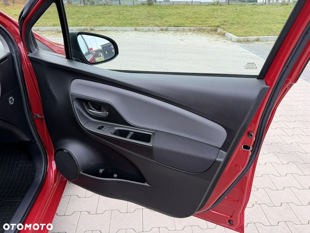 Toyota Yaris 1.33 VVT-i Executive - 36