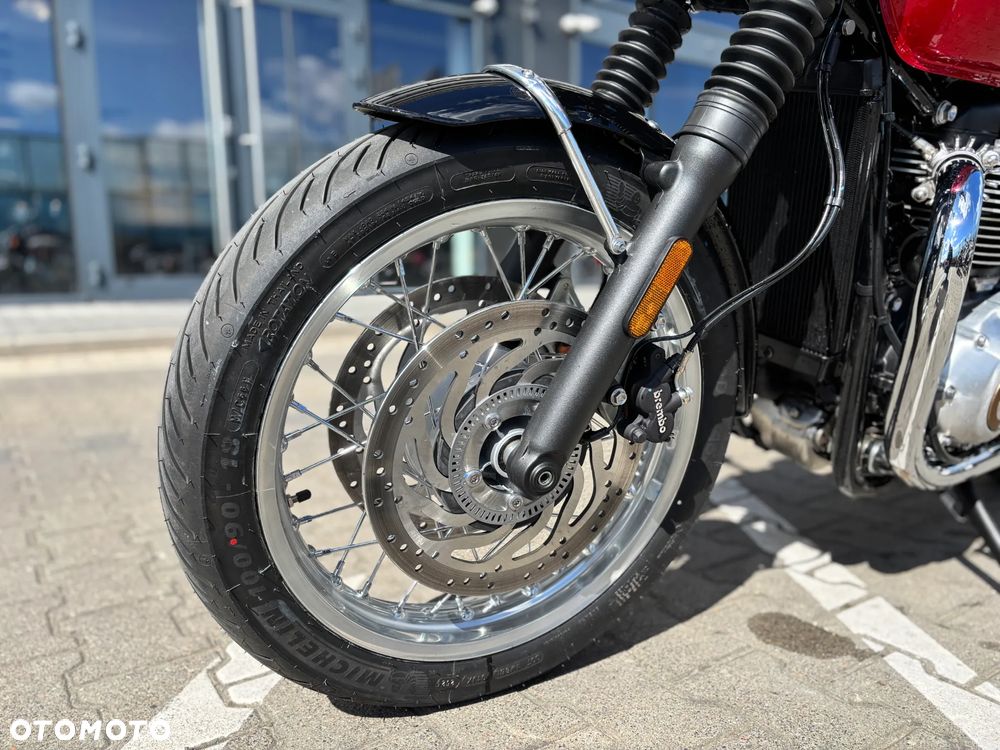 Triumph Bonneville - 6