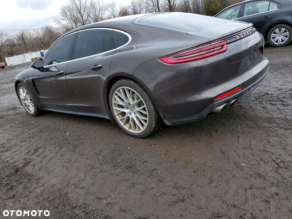 Porsche Panamera 4S - 2