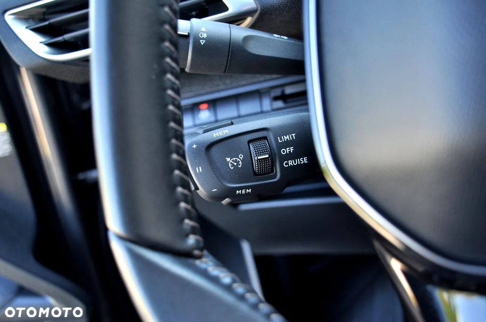 Peugeot 3008 BlueHDi 130 Stop & Start Allure Business-Paket - 33