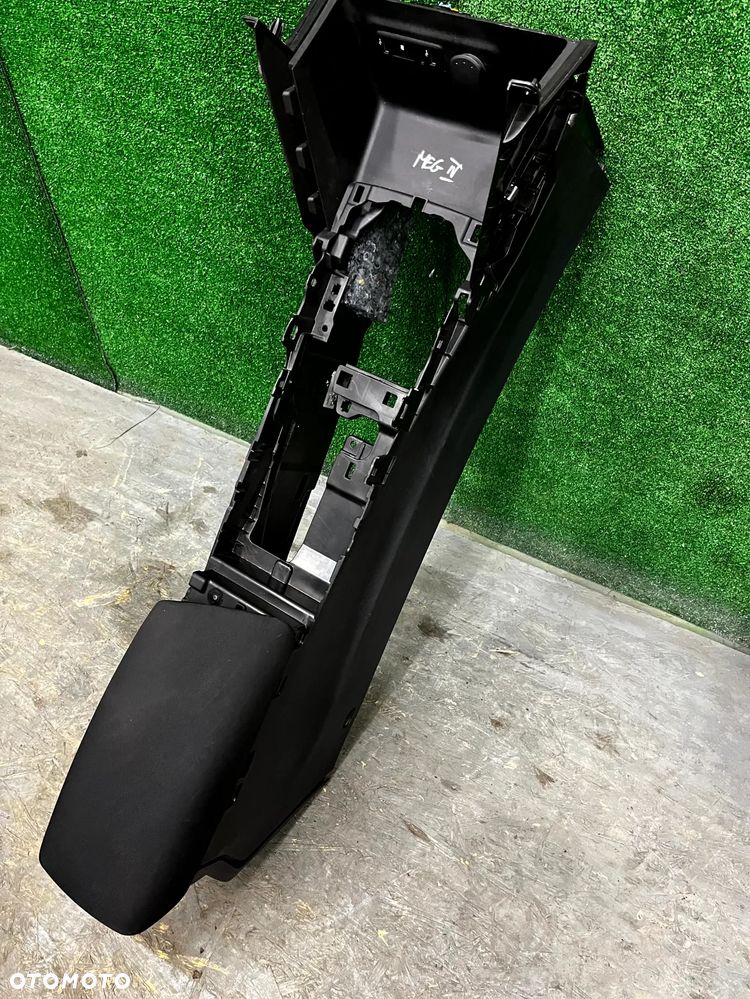 RENAULT MEGANE IV TUNEL ŚRODKOWY PODŁOKIETNIK SCHOWEK EUROPA - 2