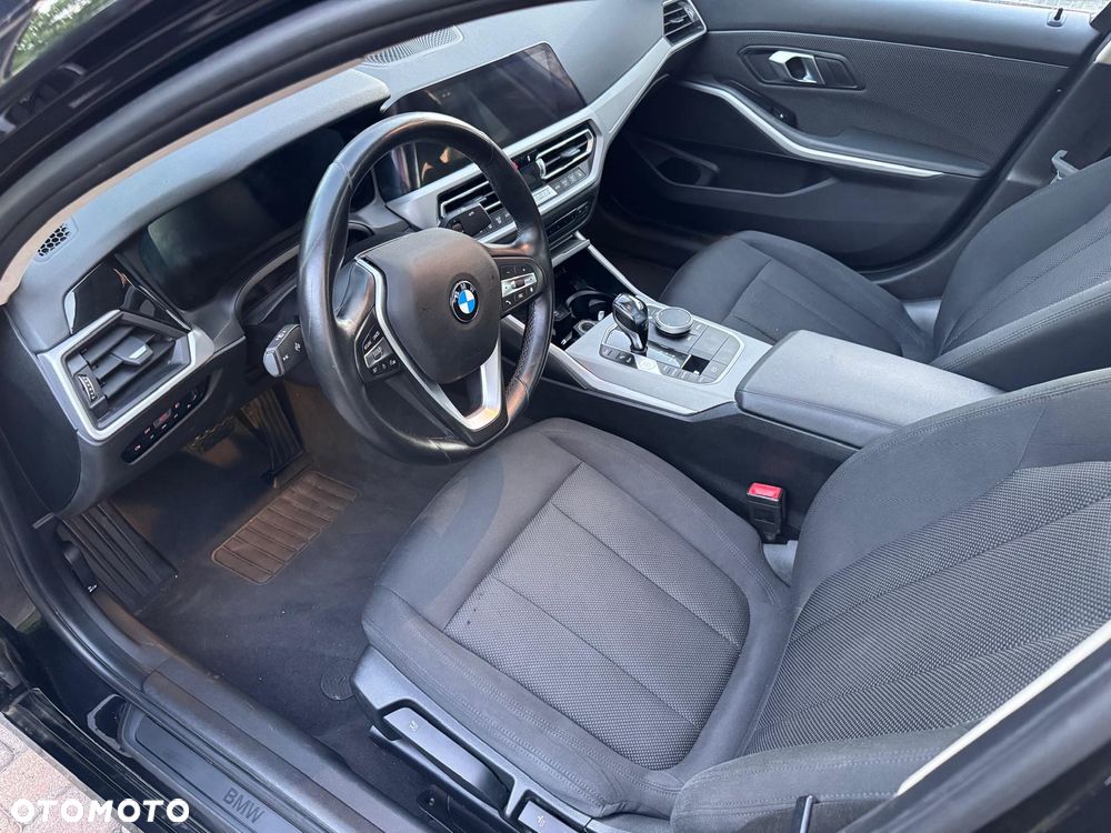 BMW Seria 3 318d Luxury Line - 10