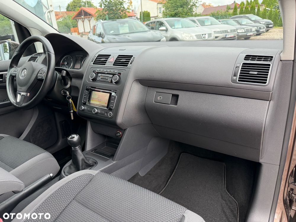 Volkswagen Touran - 9