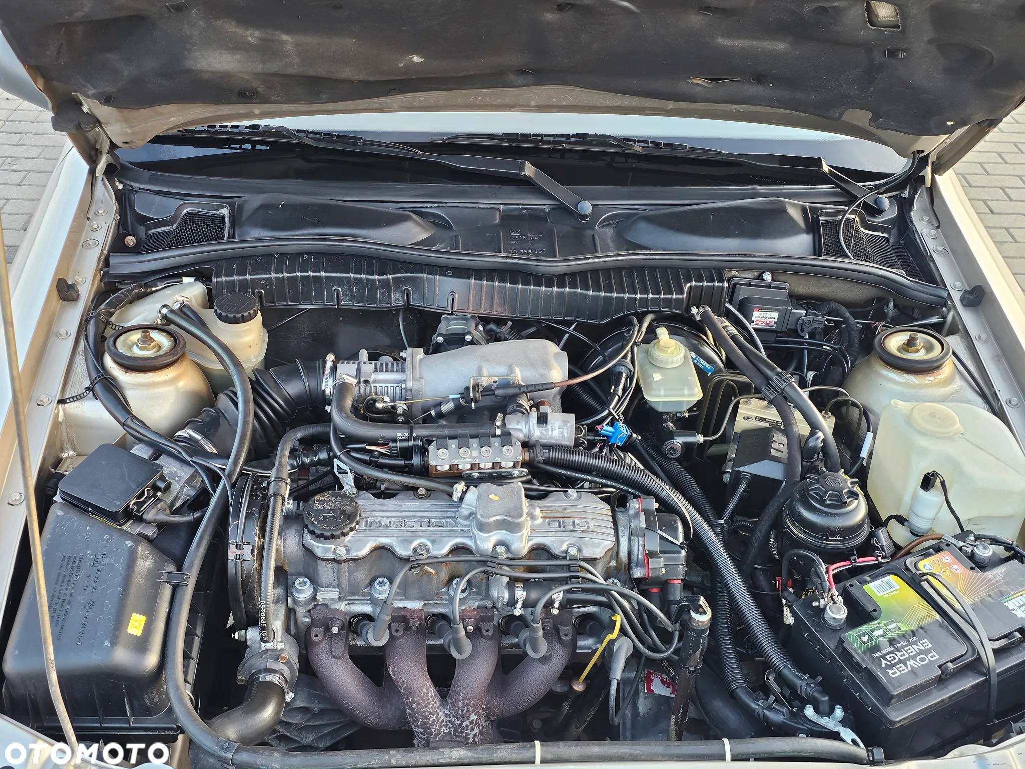 Opel Vectra 2.0 GL - 20