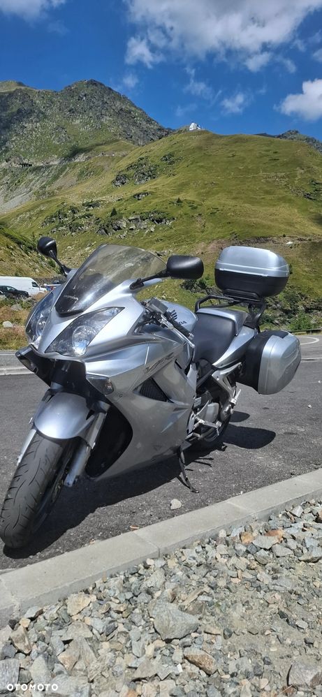 Honda VFR - 2