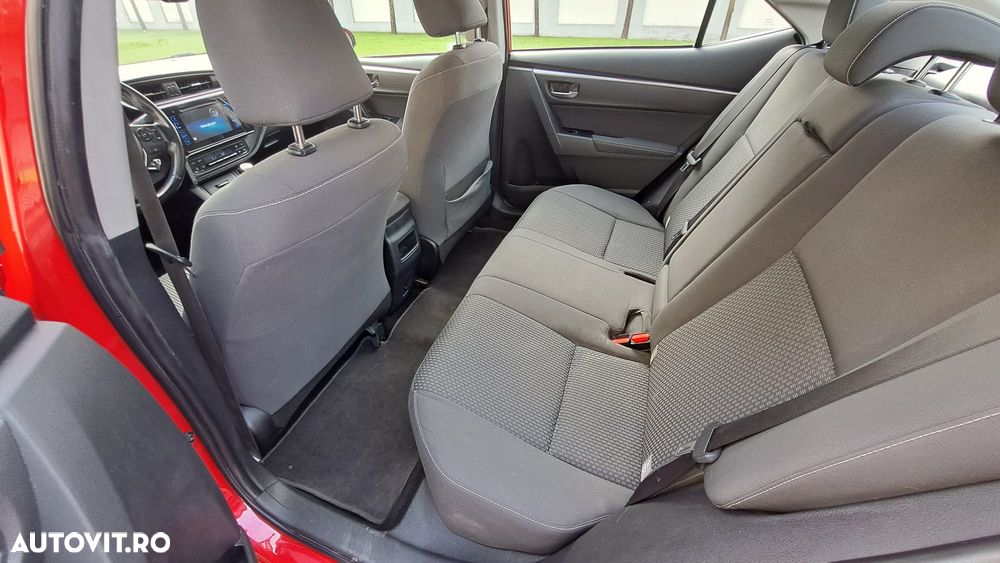 Toyota Corolla 1.4 D-4D Sol - 12