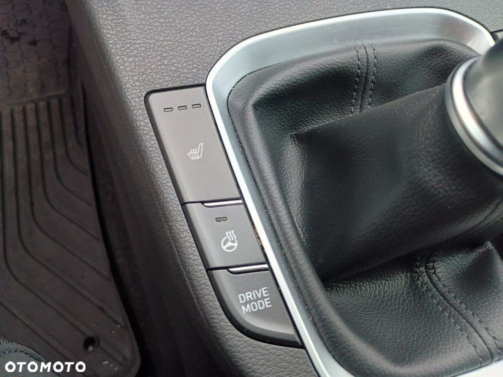Hyundai i30 1.5 T-GDI 48V Smart - 17