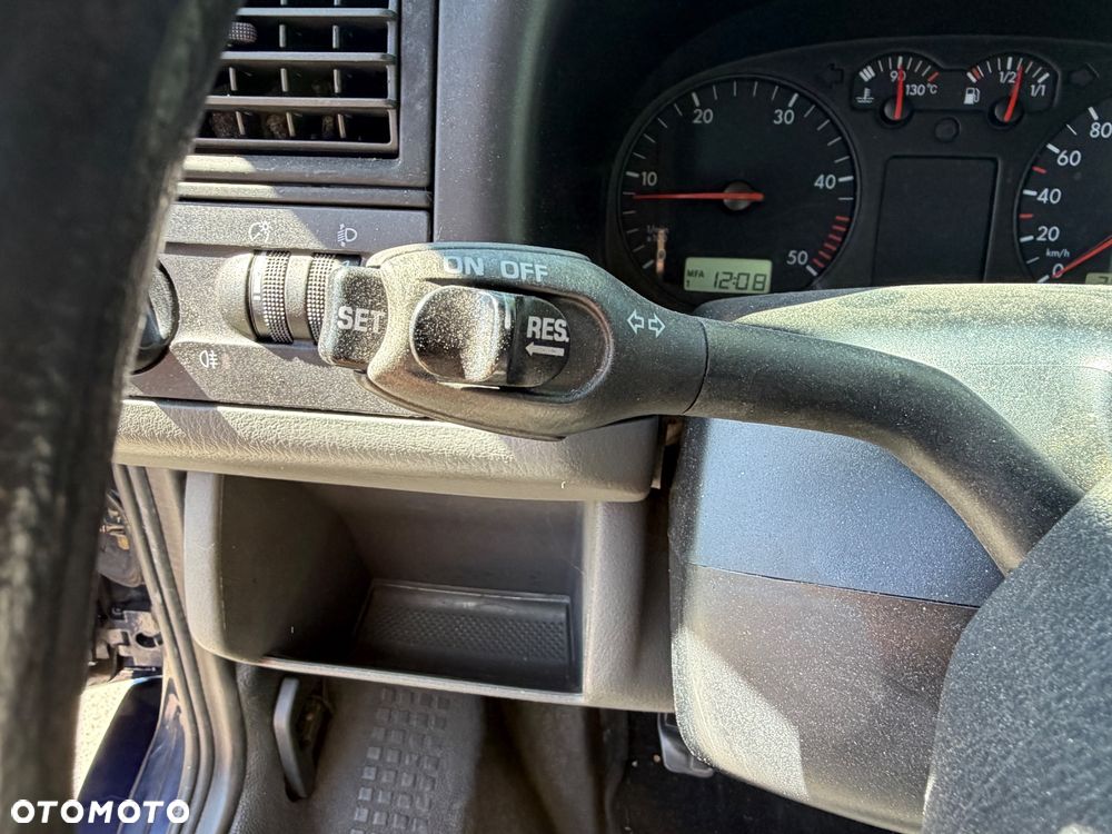 Volkswagen Caravelle - 19