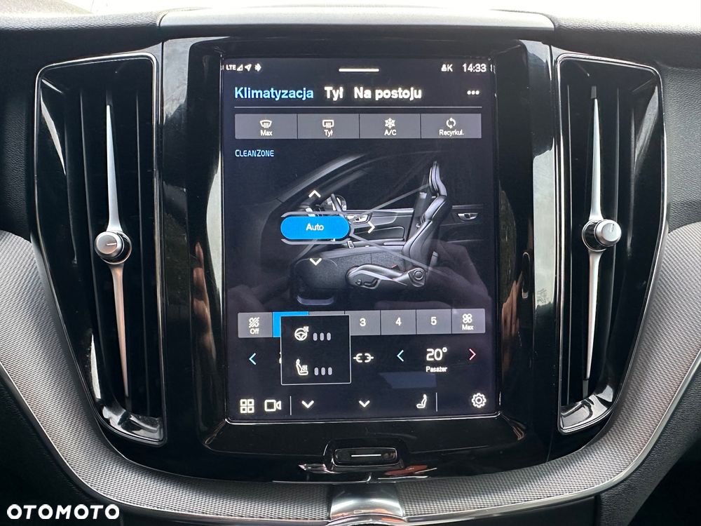 Volvo XC 60 B4 D Plus Dark - 19