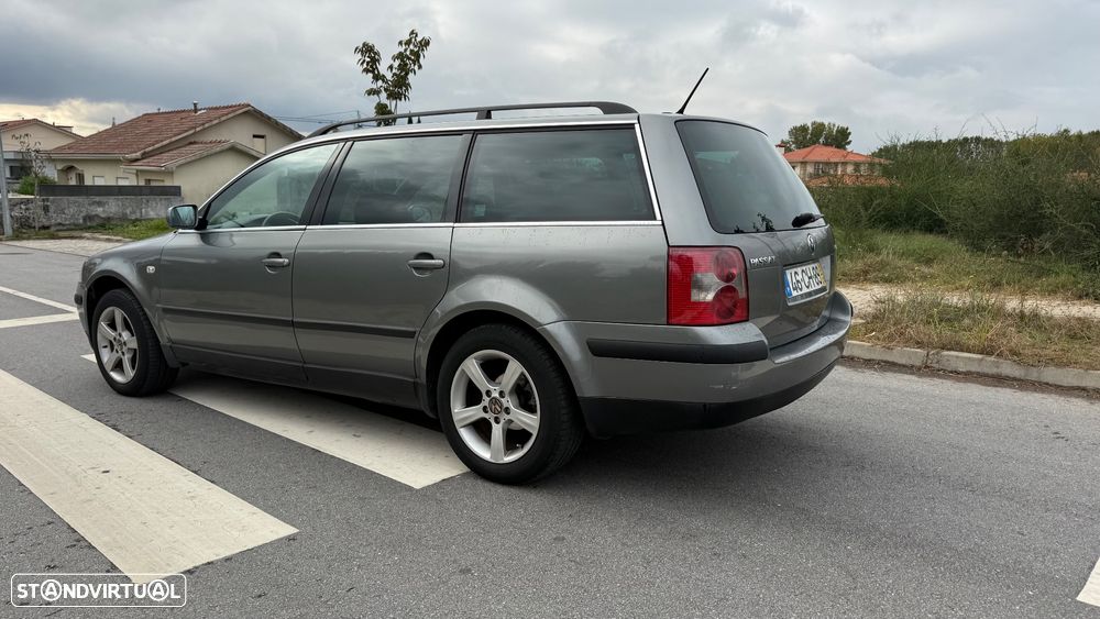 Volkswagen Passat Variant 2003 photo 2