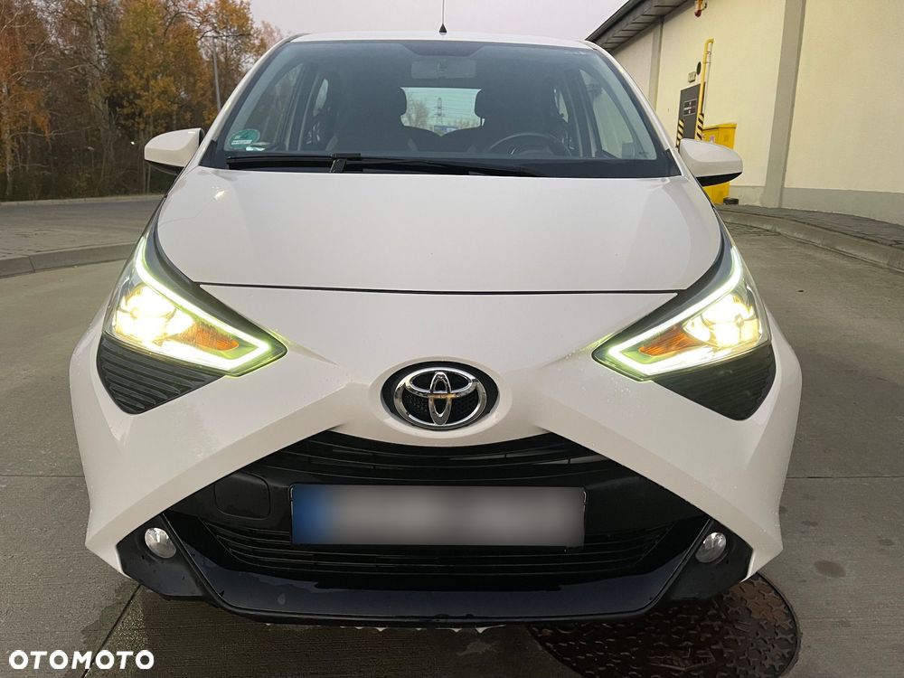 Toyota Aygo x.shift x-play connect - 12