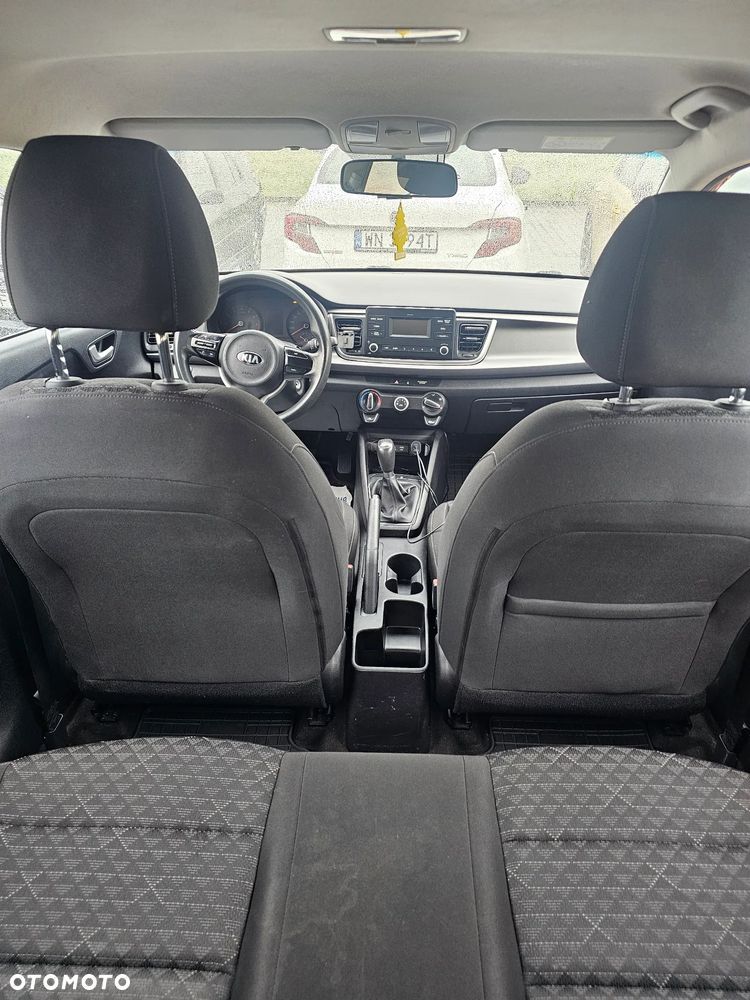 Kia Rio 1.4 M - 8